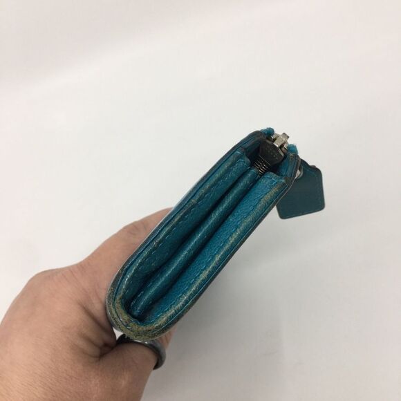 Marc Jacobs teal blue leather project wallet. **FLAWED** - Picture 6 of 16